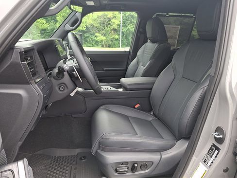 New 2026 Lexus GX 550 AWD/4WD image 9