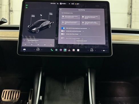 Used 2018 Tesla Model 3 Long Range RWD image 24
