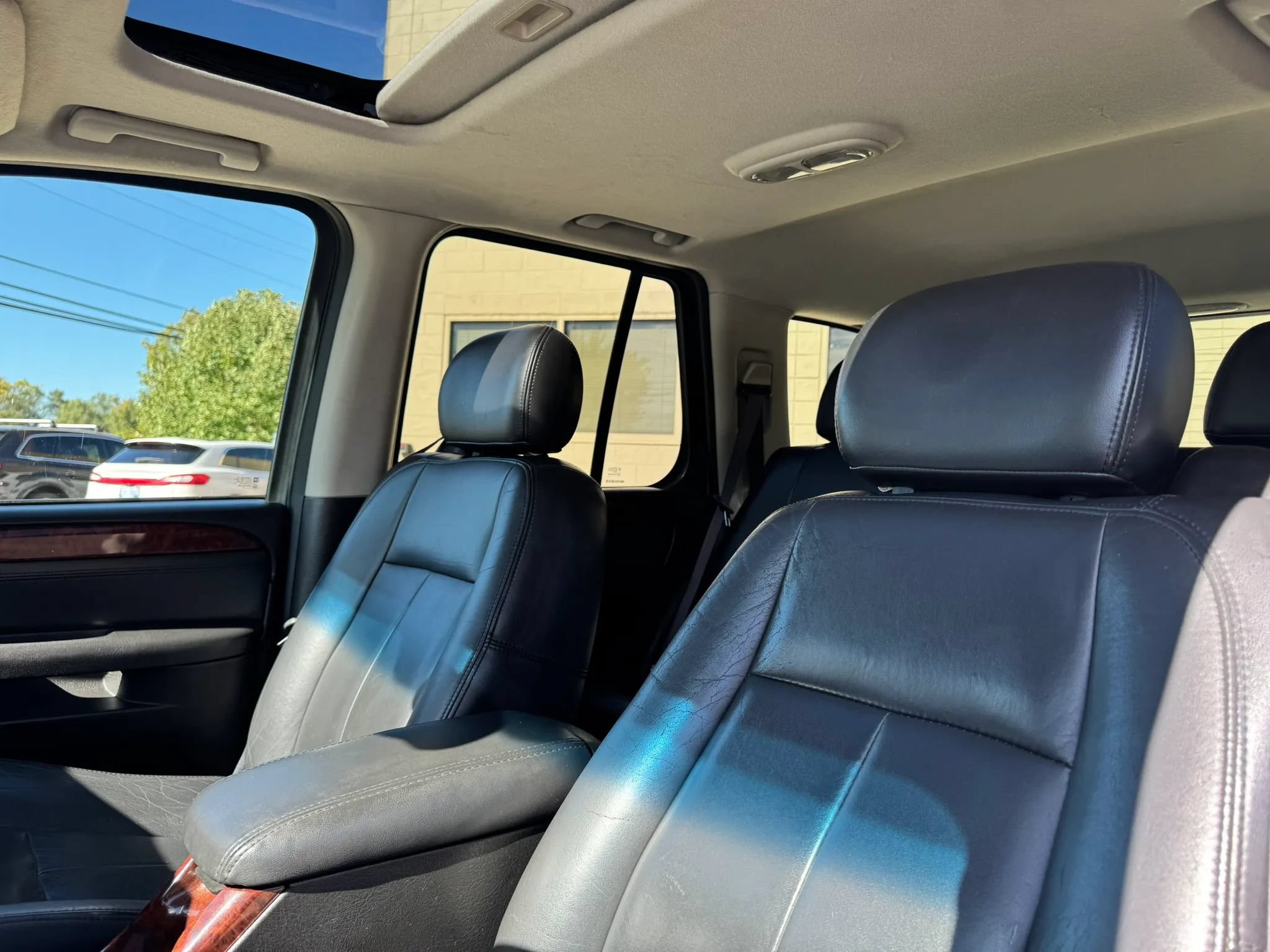 Used 2005 GMC Envoy SLT AWD/4WD image 21