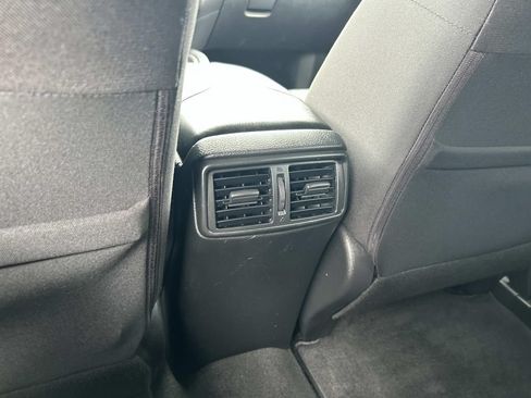 Used 2020 Nissan Rogue SV AWD/4WD image 19