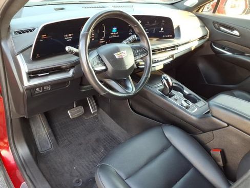 Used 2025 Cadillac XT4 Sport w/ Cold Weather Package FWD image 3