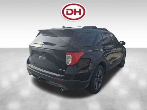Used 2022 Ford Explorer XLT w/ Equipment Group 202A AWD/4WD image 7