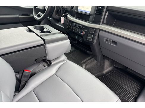 New 2024 Ford F550 4x4 SuperCab Super Duty image 15