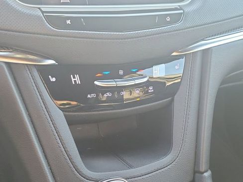 Certified 2022 Cadillac XT5 Sportv AWD/4WD image 17