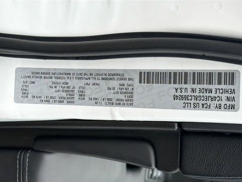 Used 2020 Jeep Grand Cherokee Overland RWD image 42