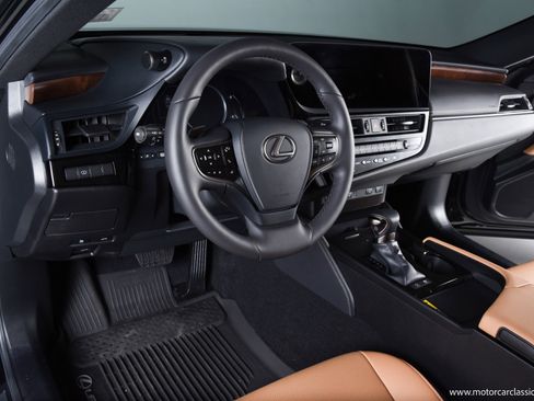 Used 2024 Lexus ES 300h w/ Premium Package image 19