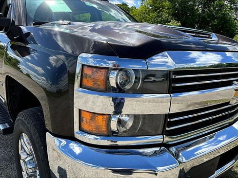 Used 2019 Chevrolet Silverado 2500 LTZ w/ Duramax Plus Package AWD/4WD image 31