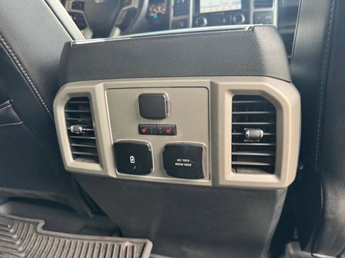 Used 2018 Ford F150 Lariat w/ Equipment Group 502A Luxury AWD/4WD image 22