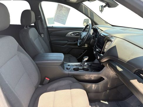 Used 2023 Chevrolet Traverse LT AWD/4WD image 17