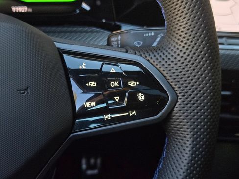 Certified 2024 Volkswagen Golf R AWD/4WD image 25