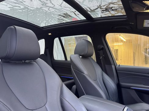 Used 2022 BMW X5 xDrive40i w/ Premium Package image 17