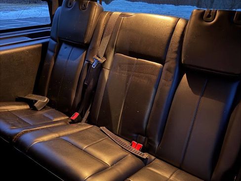 Used 2016 Ford Expedition Platinum image 10