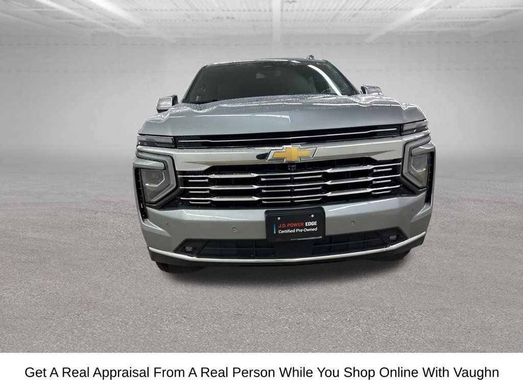 Used 2025 Chevrolet Suburban Premier AWD/4WD image 5