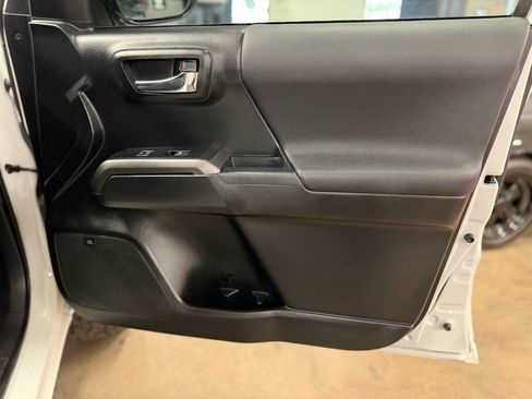 Used 2019 Toyota Tacoma TRD Pro AWD/4WD image 27