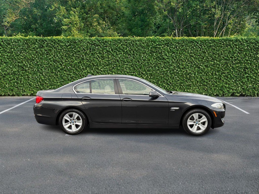 Used 2012 BMW 528i xDrive Sedan AWD/4WD image 2