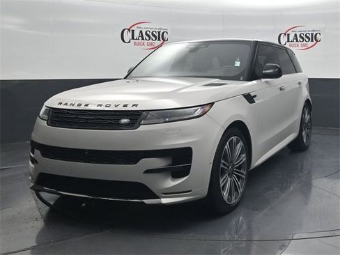 Used 2025 Land Rover Range Rover Sport Dynamic SE image 4