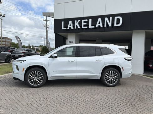 New 2026 Buick Enclave Avenir w/ Super Cruise Package FWD image 3