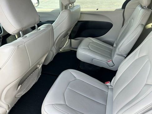 Used 2021 Chrysler Voyager Lxi image 29