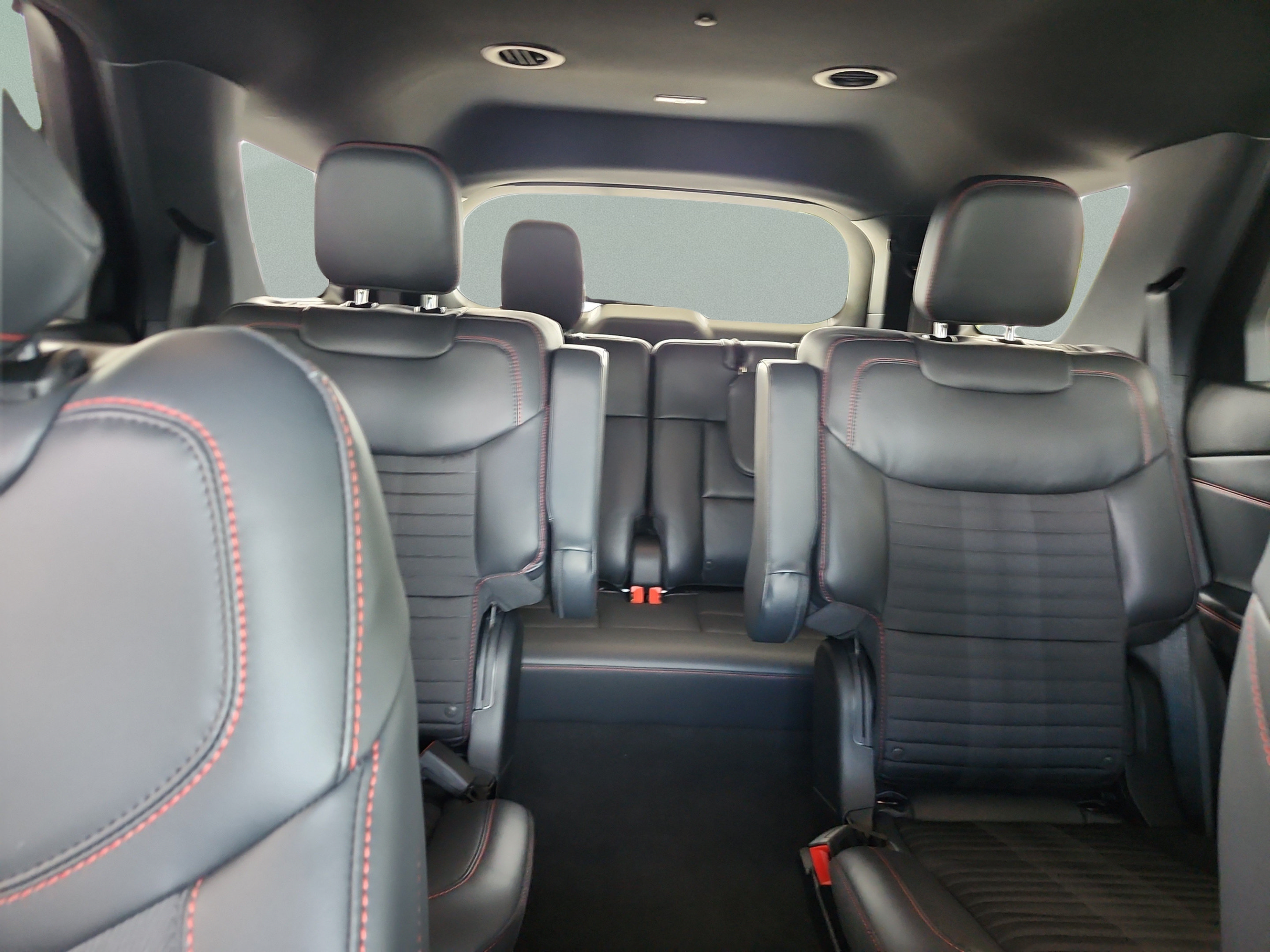 New 2026 Ford Explorer ST-Line w/ ST-Line Street Pack RWD image 18