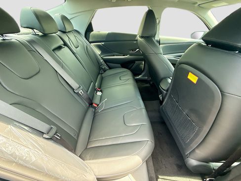 New 2026 Hyundai Elantra Limited FWD image 19