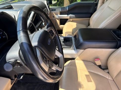 Used 2019 Ford F250 Lariat w/ Lariat Value Package AWD/4WD image 16