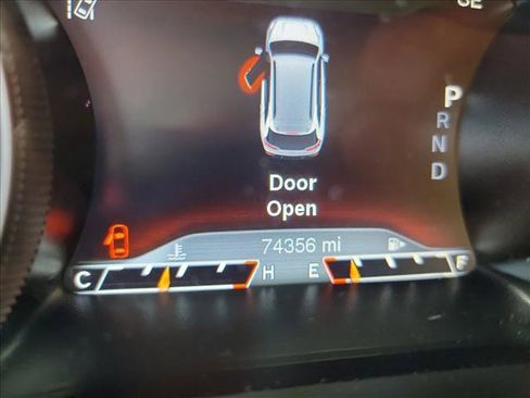 Used 2017 Jeep Cherokee Trailhawk AWD/4WD image 21