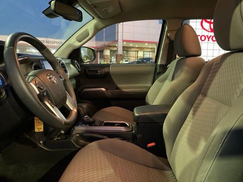 Used 2022 Toyota Tacoma SR5 image 10