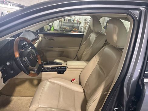 Used 2015 Lexus ES 300h image 3