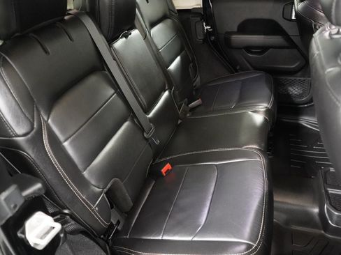 Used 2020 Jeep Wrangler Unlimited Sahara w/ Uconnect 4C Nav & Sound Group AWD/4WD image 25