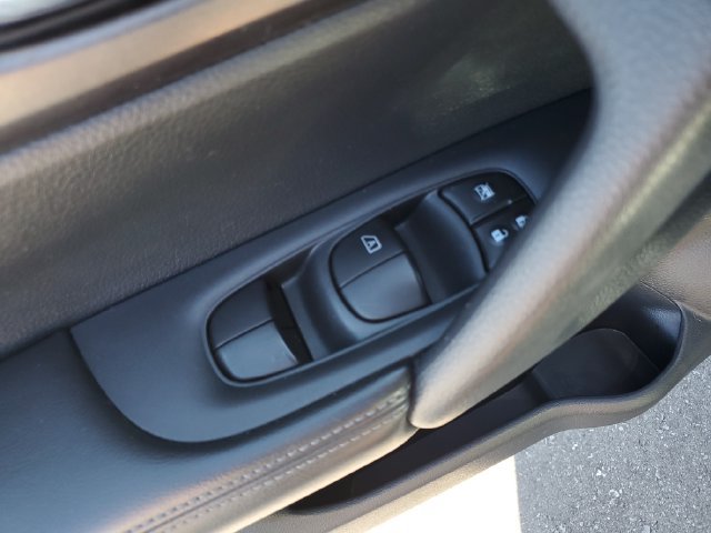 Used 2016 Nissan Rogue SV AWD/4WD image 21