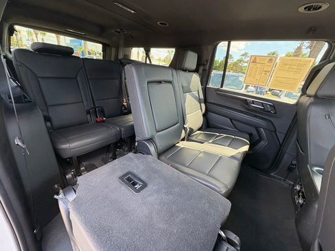 Used 2025 Chevrolet Suburban Z71 AWD/4WD image 22