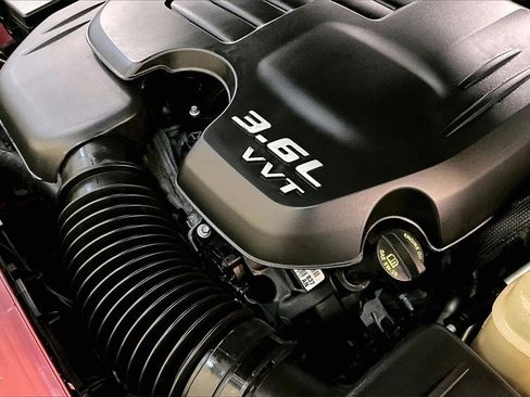 Used 2021 Dodge Challenger SXT image 31