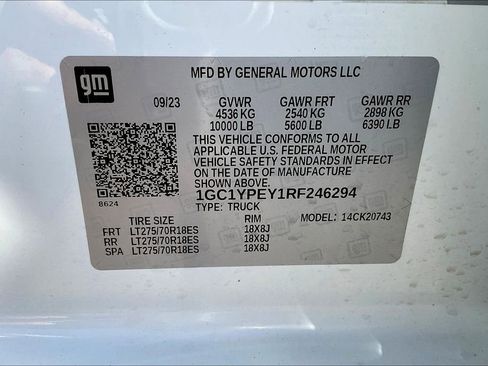 Used 2024 Chevrolet Silverado 2500 LTZ w/ LTZ Convenience Package image 36