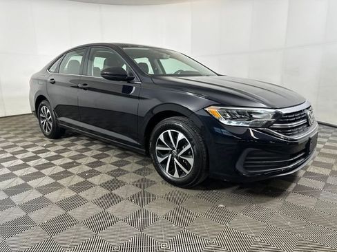 Used 2024 Volkswagen Jetta S image 2