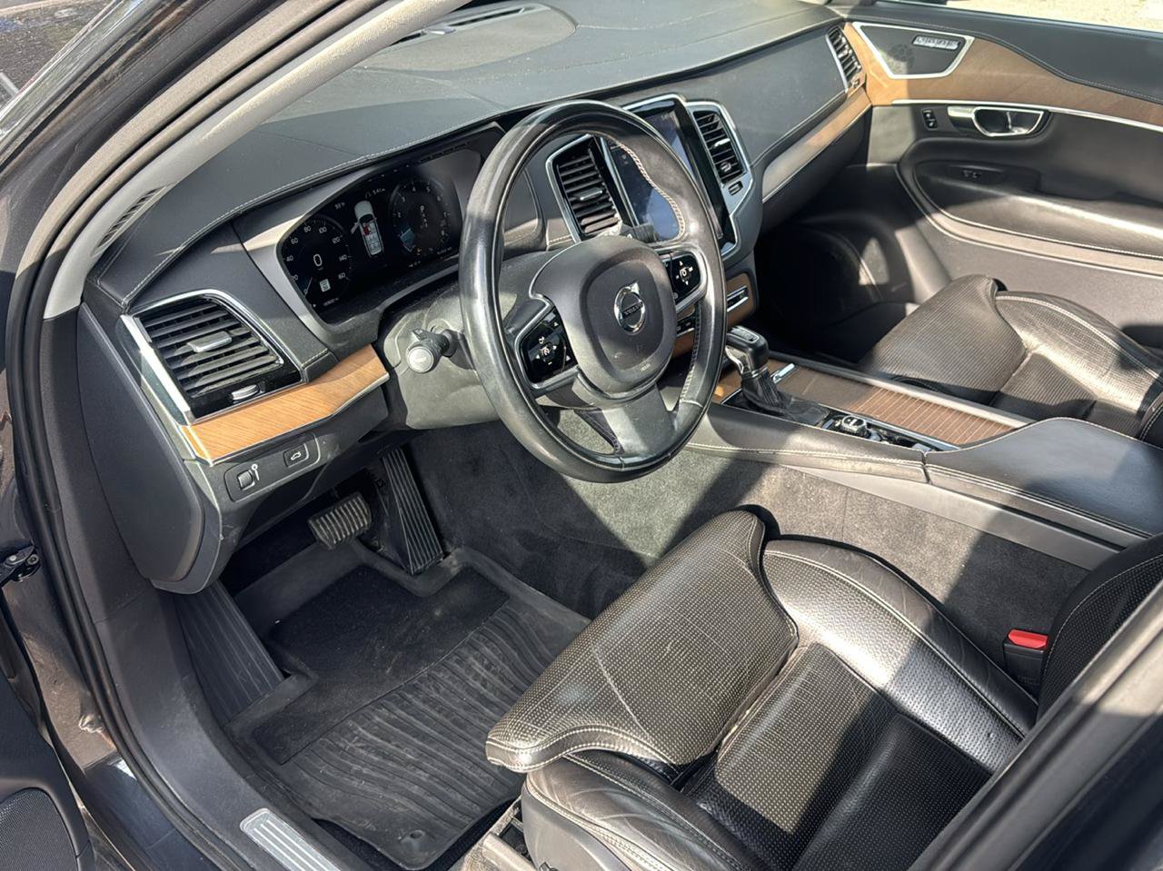 Used 2017 Volvo XC90 T6 Inscription w/ Vision Package AWD/4WD image 9
