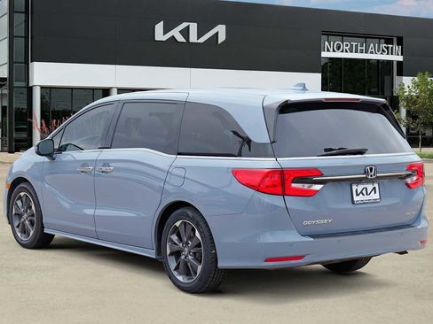 Used 2023 Honda Odyssey Elite image 5