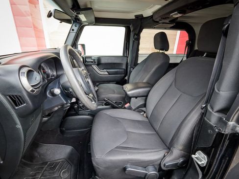 Used 2018 Jeep Wrangler Sport AWD/4WD image 12