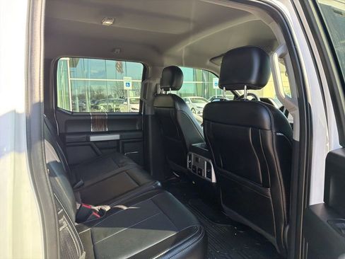 Used 2019 Ford F150 Lariat image 17