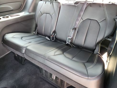 New 2026 Chrysler Pacifica Select image 24
