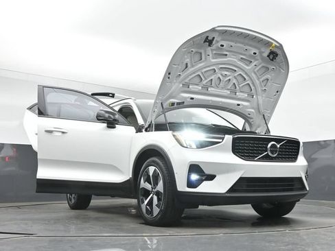 Used 2024 Volvo XC40 B5 Plus AWD/4WD image 52