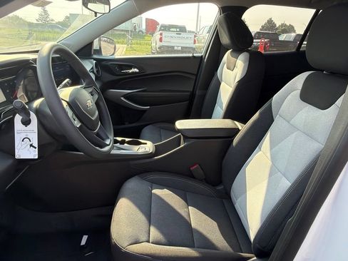 New 2026 Chevrolet Trax LS w/ LS Convenience Package FWD image 15