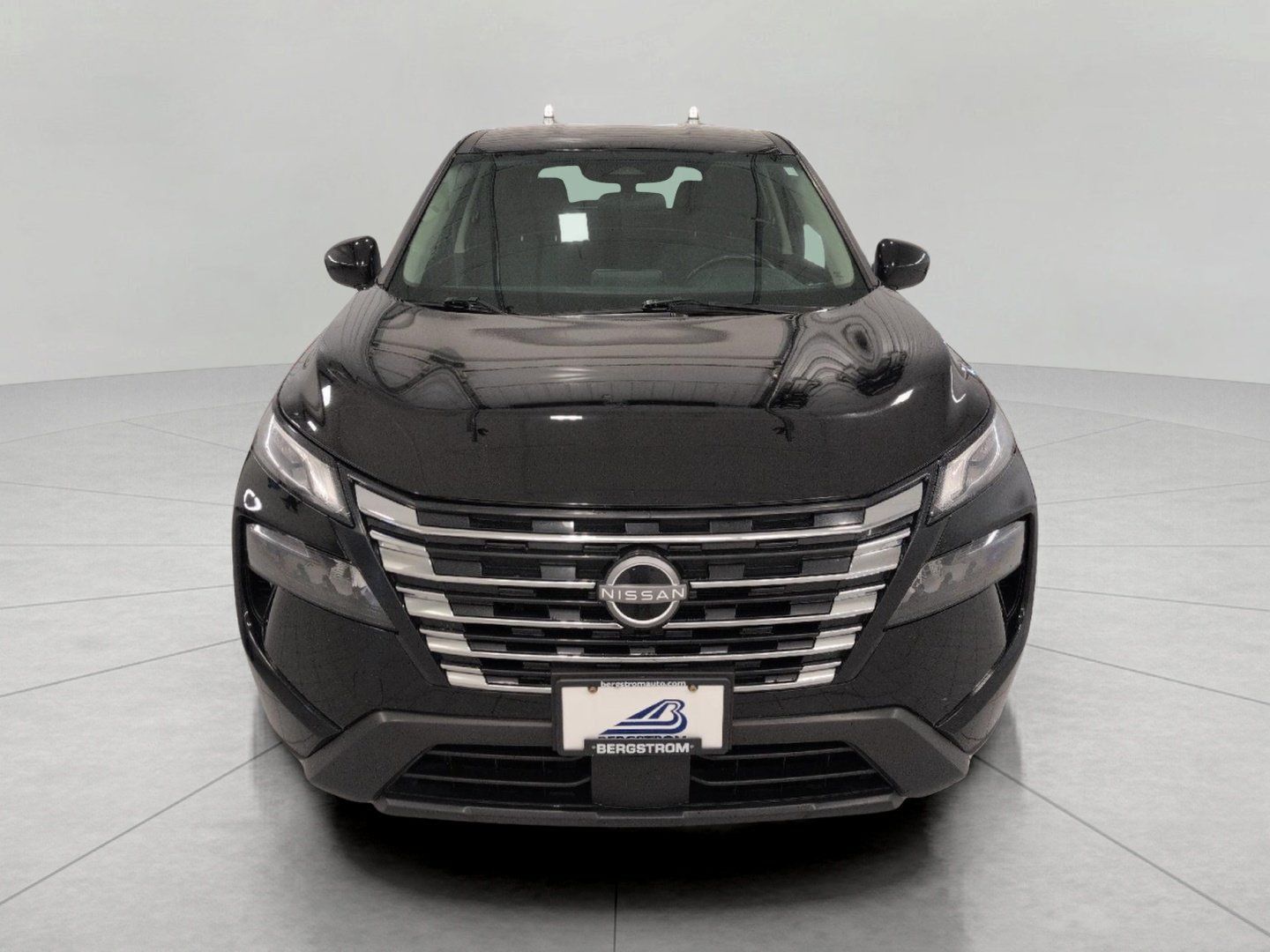 Used 2025 Nissan Rogue SV AWD/4WD image 13