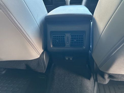 Used 2025 Toyota Camry SE image 27