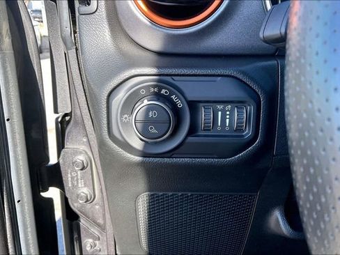 Used 2021 Jeep Gladiator Mojave image 29