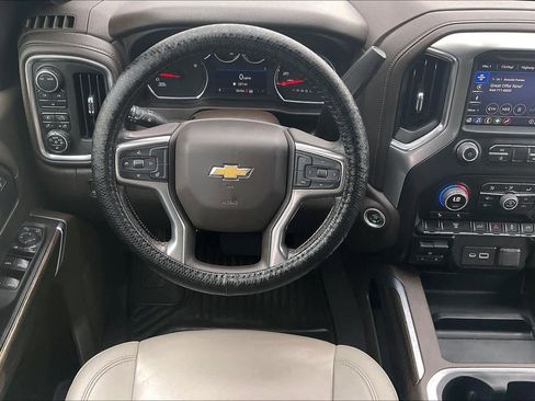 Certified 2022 Chevrolet Silverado 2500 LT w/ Convenience Package image 5