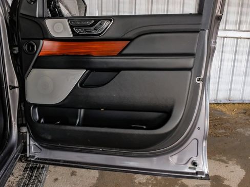 Used 2021 Lincoln Navigator L Reserve w/ Luxury Package AWD/4WD image 47