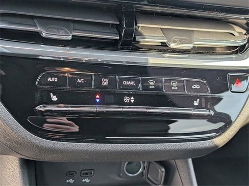 New 2026 Buick Envista Avenir image 13