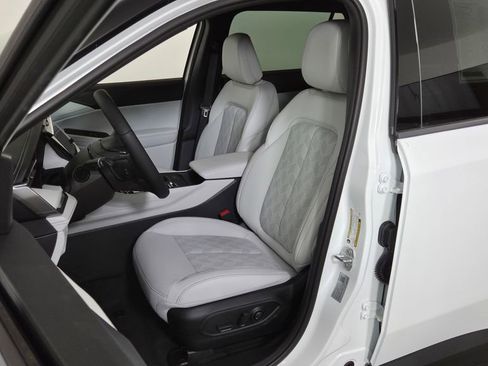 New 2026 Jeep Cherokee Overland image 15