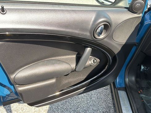 Used 2011 MINI Cooper Countryman FWD image 16