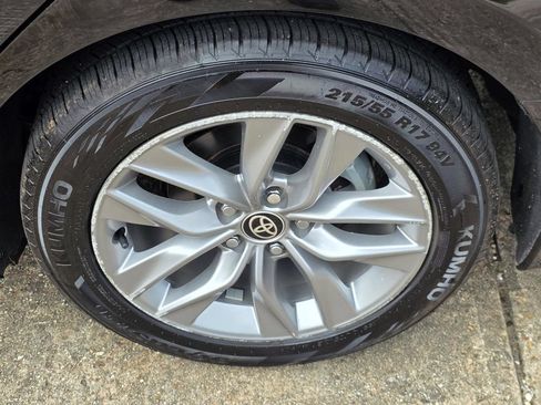 Used 2022 Toyota Avalon XLE FWD image 30